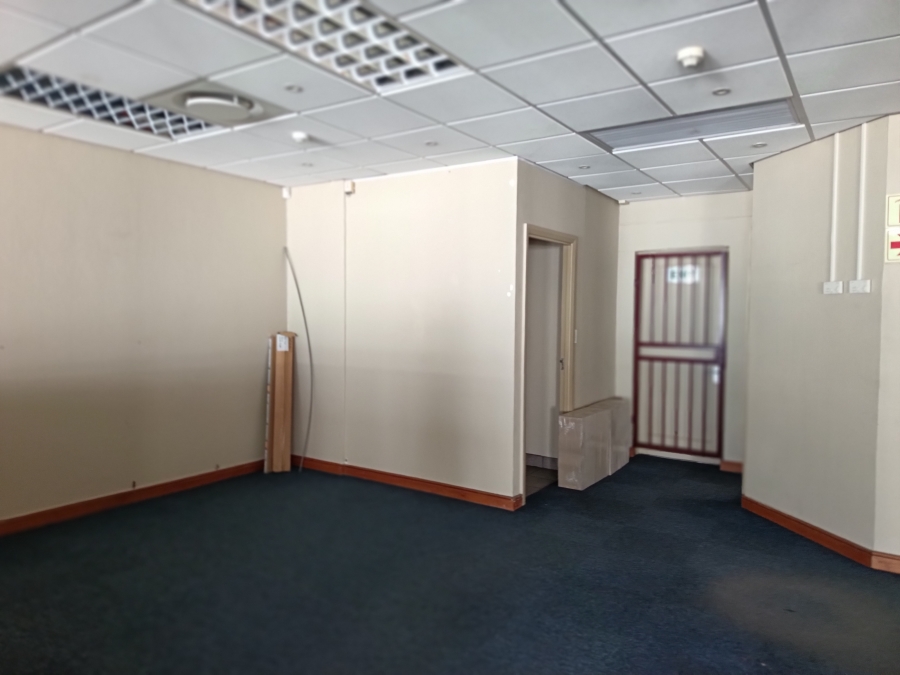 To Let commercial Property for Rent in Bo Oakdale Western Cape